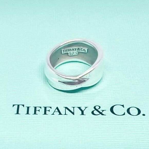 Tiffany & Co Leaf Ring Size 4 Sterling Silver 5 Grams Estate TIF862 - Picture 14 of 15